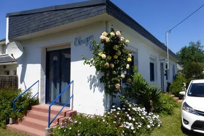 Image de Maison avec Jardin clos et près de la mer.