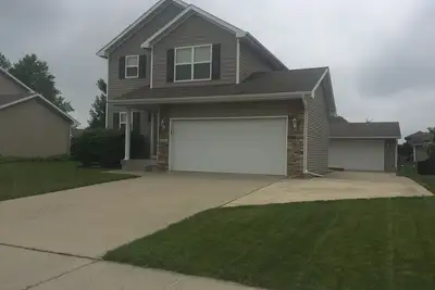 Image de Cette maison est dans un quartier calme à proximité des principales attractions.