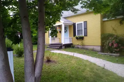 Image de Sur une ruelle calme et étroite à distance de marche de toutes les commodités