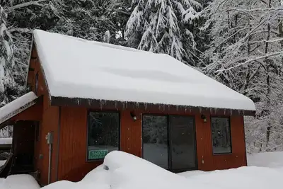 Image de Débranchez à ce Mt. Baker Cabin dans le bain à remous et le fauteuil de massage