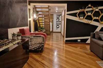 Image de Bel appartement à deux niveaux!