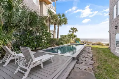 Image de Ocean Front Pool, Beach House pour 10 personnes près du village