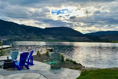 Image de Maison de vacances familiale parfaite avec 100 pieds de bord de lac privé