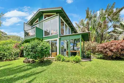 Image de votre refuge de conte de fées au nord de Maui. . . une retraite romantique :)