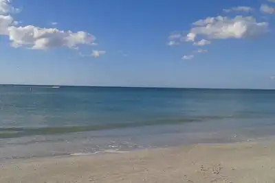 Image de Maison de 3 chambres et 2 salles de bain à seulement 8 minutes en voiture de la belle plage de Indian Shores