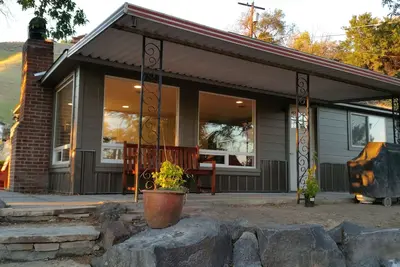 Image de Kestrel's Perch - Boise's Hilltop Retreat