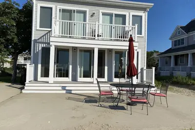 Image de Fantastic Beachfront House- SPÉCIAL ÉTÉ 7 Nuits Pour 3304 $. 00! ! ! !