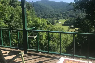 Image de Asheville Area Cabin près de Blue Ridge Pkwy Sleeps 7 3br / 2ba