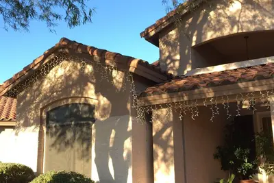 Image de Maison de style désertique de Sonora 2br \/ 2ba + Den et piscine privée