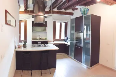 Image de Appartement de 2 chambres élégantes à proximité du Rialto