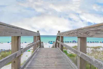 Image de Une connexion Wi-Fi et une vue magnifique! Disponible maintenant, bon prix maintenant