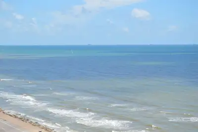 Image de Beach Front Full Ocean Vue Non OBSTRUÉE! Grands Prix!