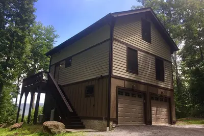 Image de Vues à couper le souffle sur la montagne, à proximité de tout mais caché dans les bois