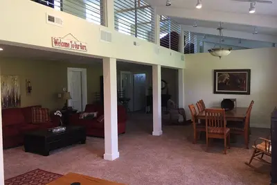 Image de 2700 sq. Ft. Maison d'hôtes à Rocky Pines Ranch