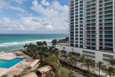 Image de Sur la plage! ! ! 2 minutes pour manger et faire du shopping exquis