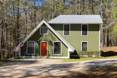 Image de Impressionnant au bord du lac Lakehouse Cabin In Lagrange