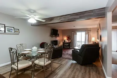 Image de Magnifiquement Condo Condo Surplombant le lac Taneycomo