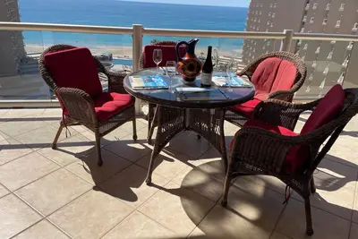 Image de Rester avec nous! Condo de luxe de style Tommy Bahama - Superbes vues sur l'océan toutes les chambres