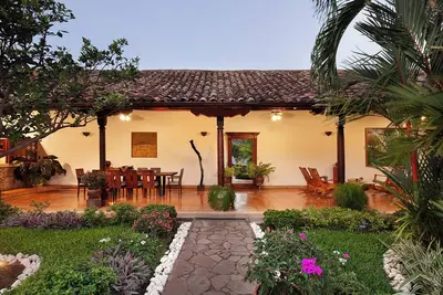 Image de Villa Adela, maison coloniale rénovée, 12. 000 m², w / piscine, au coeur de