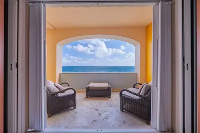 Image de 2 chambres et 2 salles de bains Ocean View à Isla 33!
