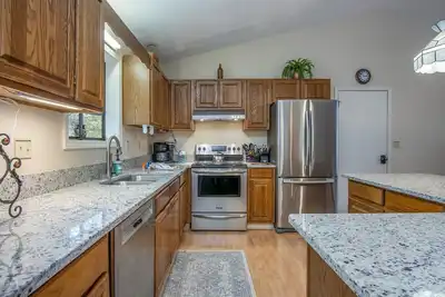 Image de À distance de marche du club house et des courts de tennis à Connestee Falls