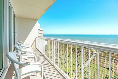 Image de Chambre à trois lits, front de mer avec une vue magnifique, à l'étage 11.