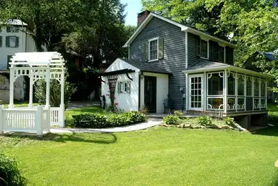 Image de Cottage sur Historic Gentleman's Farm