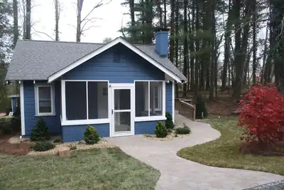 Image de Le nid de Nadia: un chalet récemment rénové près de l'autoroute 26