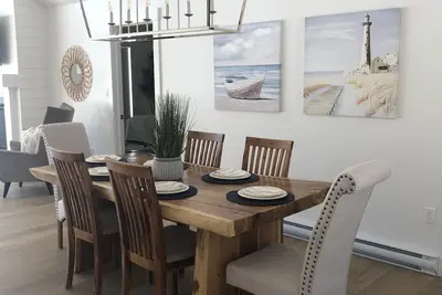 Image de Nouvelle maison de plage de trois chambres sur une belle plage.