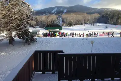 Image de Ski In Ski Out Condo familial spacieux à quelques pas de l'ascenseur et de la base Lodge