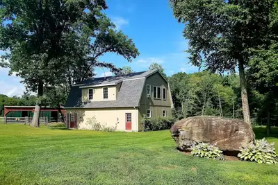 Image de The Loft @ Lost Acres ~ Une évasion rurale paisible sur une exploitation viticole!