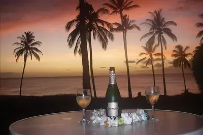 Image de Nouvellement Upgraded- One Bedroom Ocean Front Condo / Spectacular Sunset View