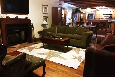 Image de Cherchez pas plus loin! Très charmant. 2 miles de Kemah Boardwalk. Pas de charge pour animal!