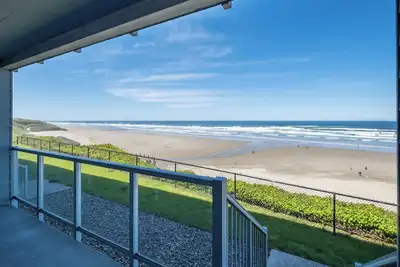 Image de Sands Lookout à Nye Beach - Front de mer, condo facile d'accès avec une vue magnifique sur l'océan