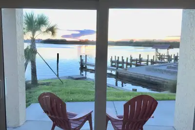 Image de Beautiful Ground Fl Bayfront Condo Droit sur Lemon Bay avec des levers de soleil à couper le souffle
