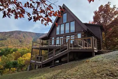 Image de Des vues panoramiques à Southern Drawl Cabin by Pigeon Forge, confidentialité, WiFi, romantique