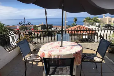 Image de vue sur l'océan, studio confortable et vous