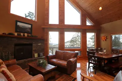 Image de Black Hills Cabin-Great Views, Internet, Ht Tub, Pool Table, 50 'Tv