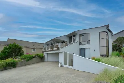 Image de Two Masters 4 / Bedrms / 4Baths À partir de 600 $ 10 personnes Spa / Table de billard