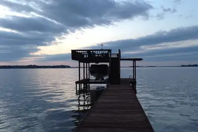 Image de Waterfront Cottage: Calme, Open Water Views (canoë et kayaks disponibles)