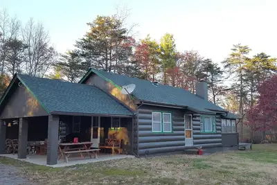 Image de Cabine de cône de pin à Fort Valley