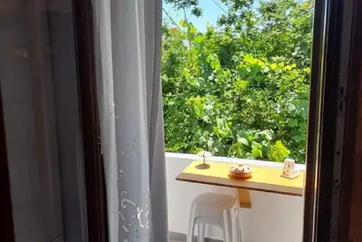Image de Eleimonitria house vous attend pour vous accueillir au coeur de la mer Egée
