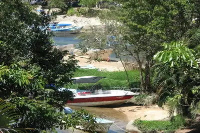Superbe vallée fluviale touchant la baie de Banderas. Conviviale et familiale.