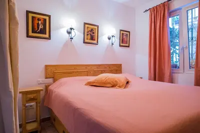 Image de Beaux appartements dans le centre-ville et à proximité des plages. Quartier andalou!