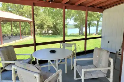 Image de Cabane Ozark Mountain sur le magnifique lac Norfork - familial, accueillant les animaux
