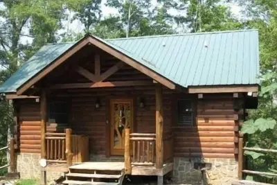Image de Sereni-Tree: Log Cabin isolée de détente avec vue sur la montagne