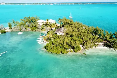 Image de Le sentiment d'une île à part, entouré par l'eau! Emplacement idéal.