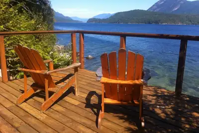 Image de Ocean Front, des vues spectaculaires, à quelques minutes de Sechelt, un hub de Sunshine Coast!