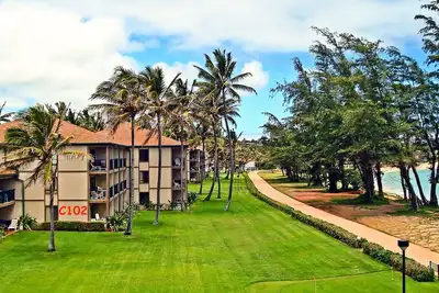 Image de À quelques pas de la plage dans ce condo haut de gamme en bord de mer (tarifs seniors disponibles)