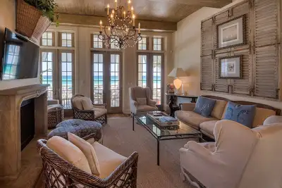 Image de Extraordinaire Gulf Front Beach House & Private Walkover - Rosemary Beach Area